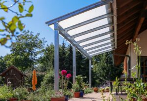 Maximizing-Your-Outdoor-Space-Design-Tips-for-Courtyards-Patios-and-Porches-awnings-new-orleans-sew-extreme